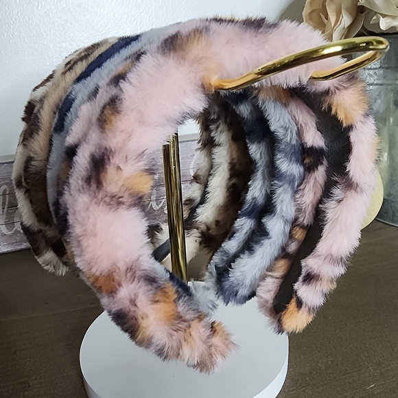 Leopard Print Faux Fur Headbands - Picture 4 of 6